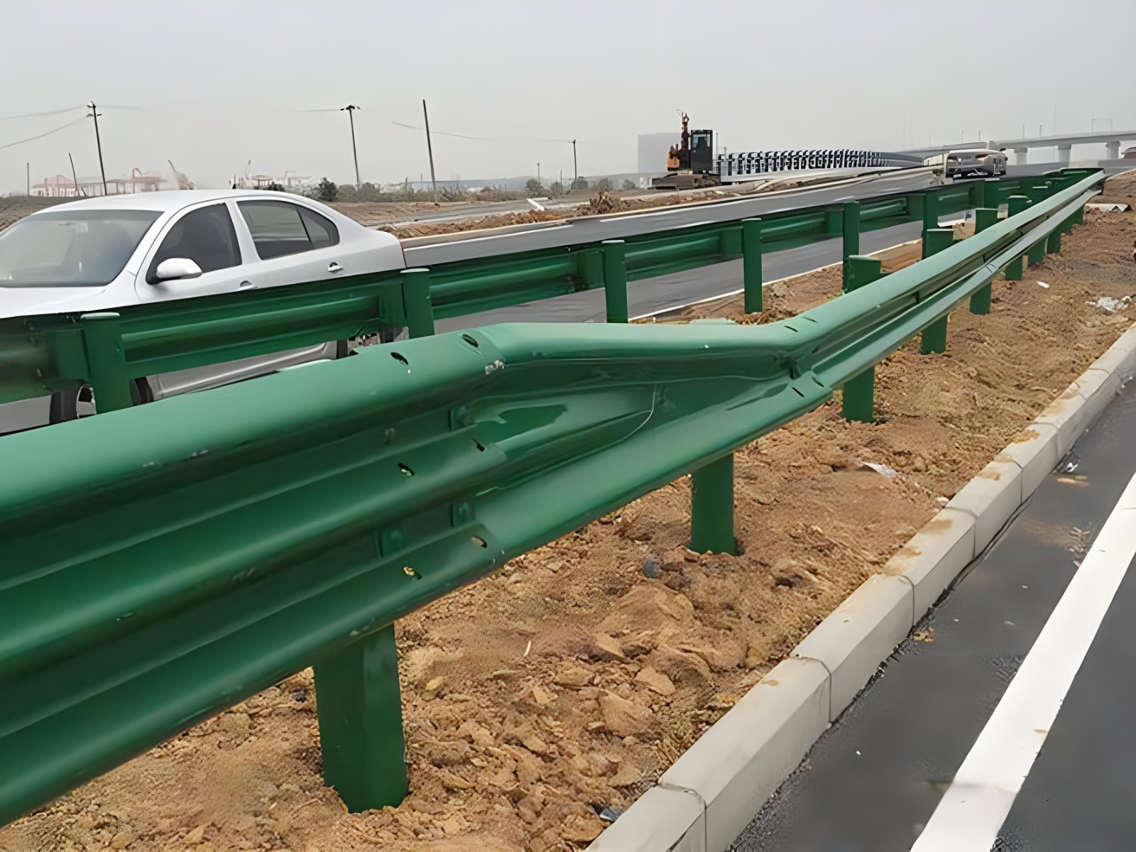 福建高速波形护栏板日常维护方案确保道路安全新举措